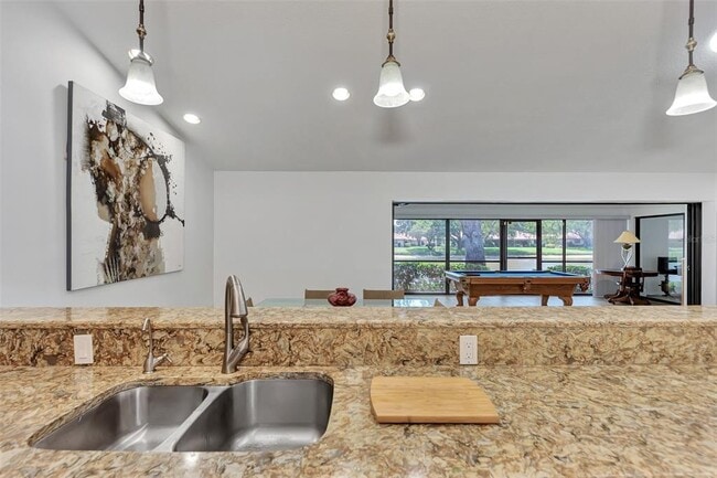 Building Photo - 5651 Golf Pointe Dr