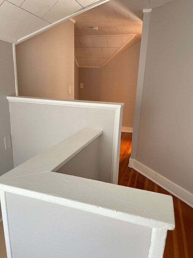 Building Photo - Florence/Minne Lusa 4 bed 2 bath house 160...