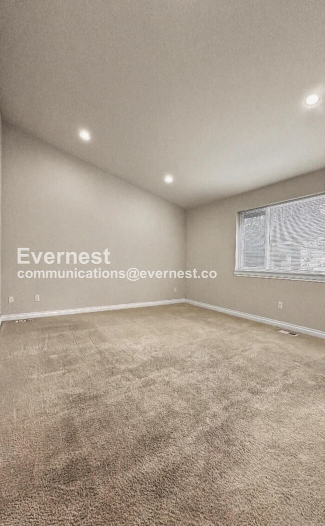 Building Photo - 18822 1st Ave NW