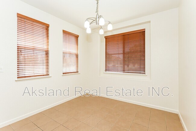 Building Photo - 936 Heartland Dr
