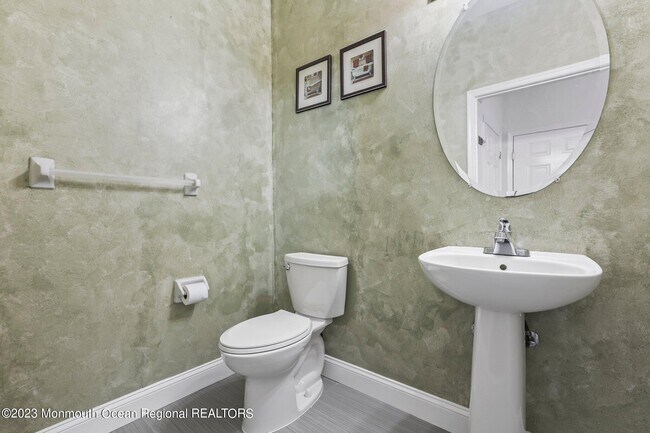 Building Photo - 19 Persimmon Ln