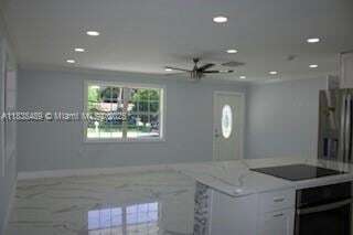 Building Photo - 3954 Coconut Cir N