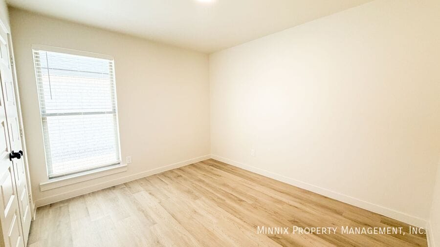 Building Photo - 1208 Cottonwood Ave