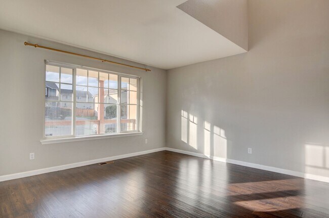 Building Photo - 5-Bedroom Home with Primary Bedroom on Main Floor