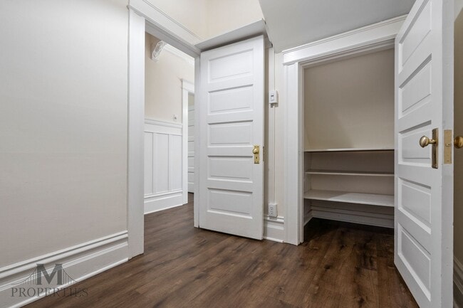 Building Photo - Updated Edwardian Style Noe Valley Flat - ...