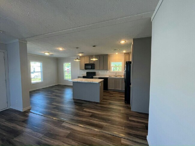 Building Photo - 427 Mongoose Ln