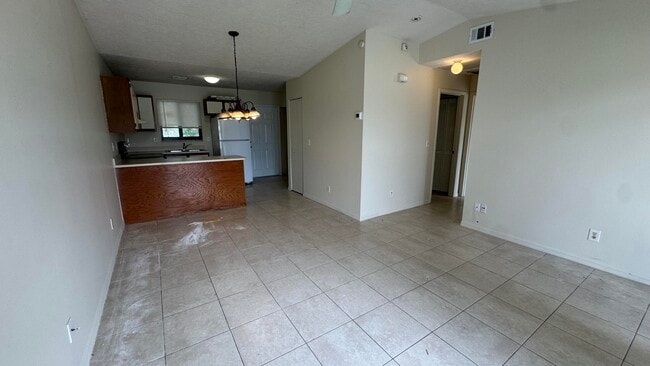 Building Photo - 5045 SE Primrose Way