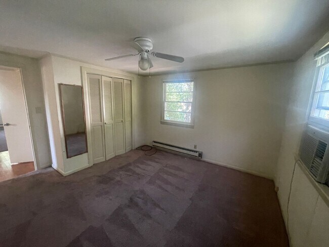 Building Photo - 3 Bedroom Duplex
