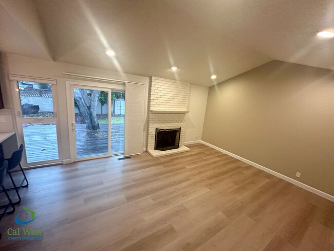 Building Photo - $4095 - Beautiful Remodeled Home on Cul-de...