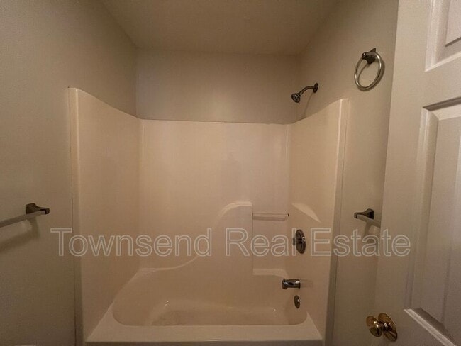 Building Photo - 1036 Ancestry Dr