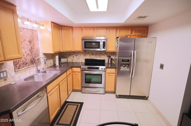 Building Photo - 7820 E Camelback Rd