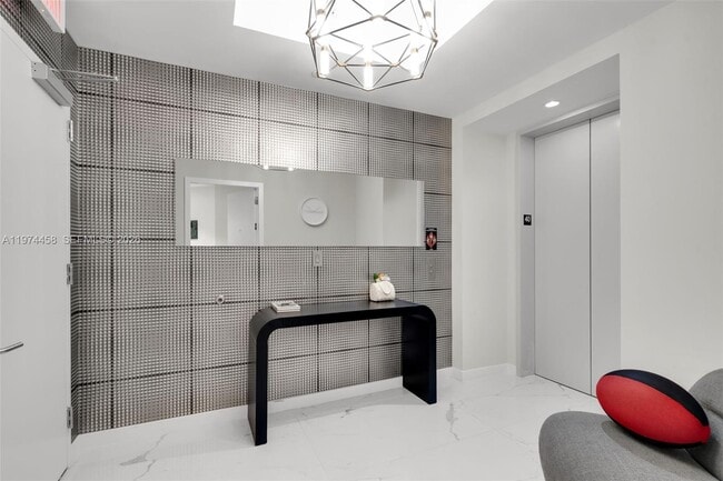 Building Photo - 851 NE 1st Ave