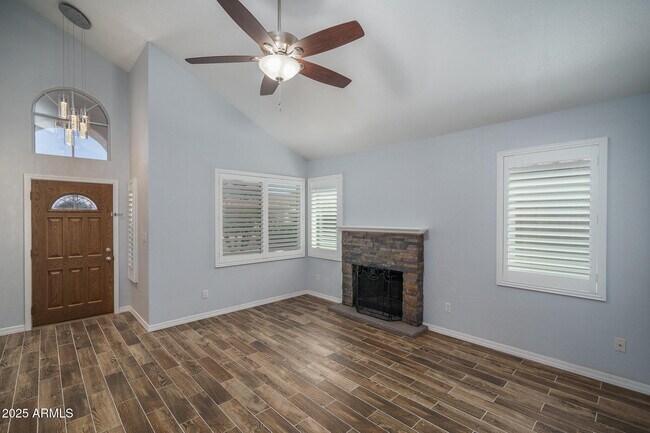 Building Photo - 6820 S Roosevelt St