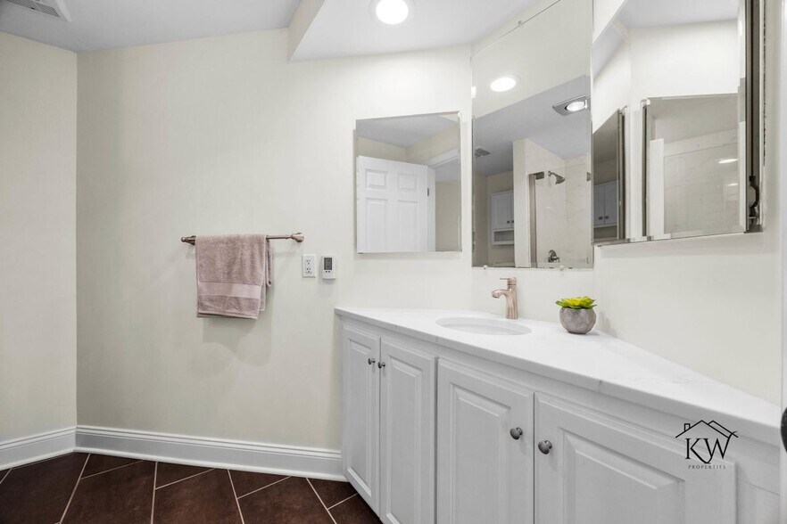 Building Photo - 46 Creek Ridge