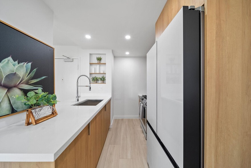 Building Photo - 2464 Prince Edward St