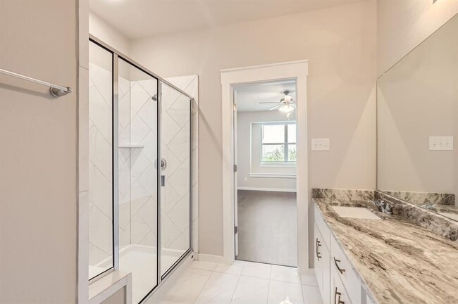 Building Photo - 2412 Lakey Cv