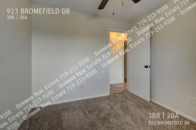 Building Photo - 913 Bromefield Dr