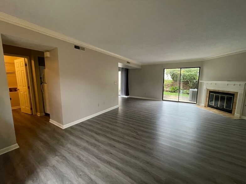 Building Photo - 2157 Vaden Village Dr