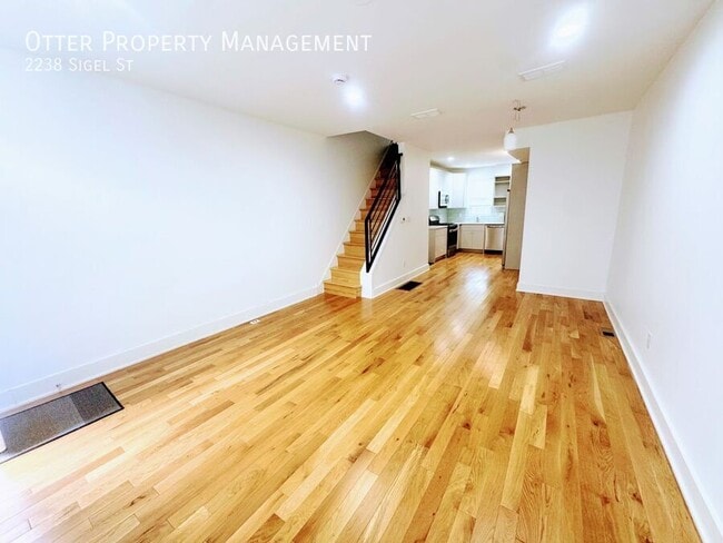Primary Photo - 2238 Sigel St