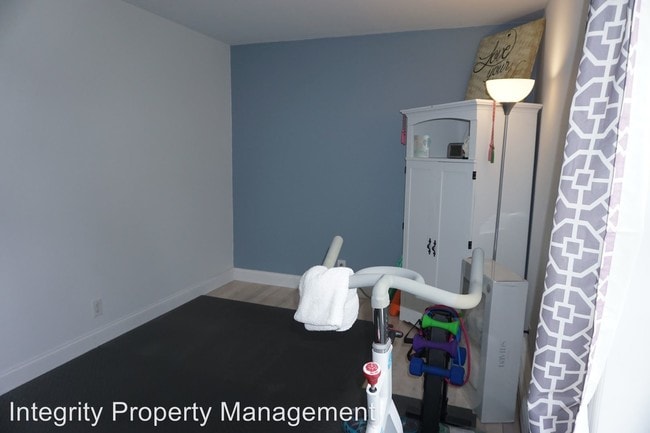Building Photo - 4 br, 2.5 bath House - 10 Loosestrife Dr.