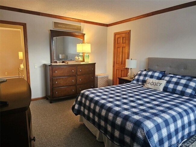 Building Photo - 3 Briarcliff Dr S