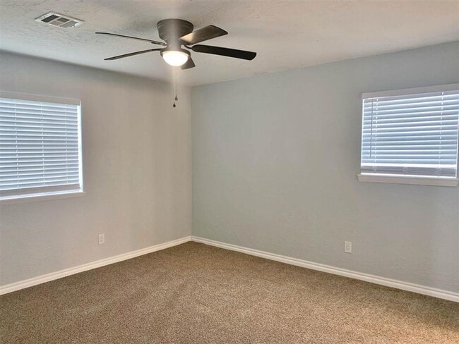 Building Photo - 4207 SE Camden Way