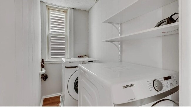 Building Photo - 823 Dorchester Ave