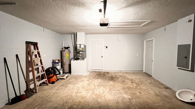Building Photo - Charming 3-Bed, 2-Bath Home in Orlando