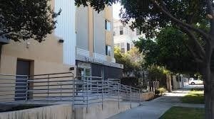 Building Photo - 924 S Hobart Blvd