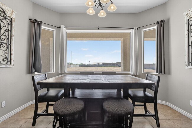 Building Photo - Luxury Meets Country Charm: Custom 5BR Home on Acreage in San Tan Valley
