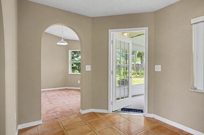 Building Photo - Charming Rental on Quiet Cul-de-Sac!