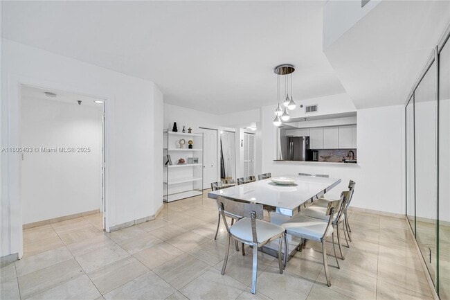 Building Photo - 9455 Collins Ave