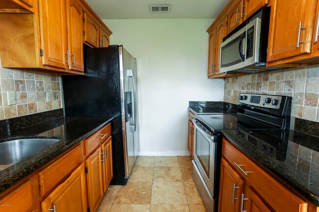Building Photo - 1077 Talbot Ave