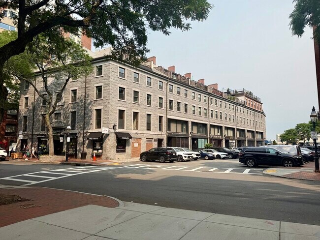 Building Photo - 170 Commercial St