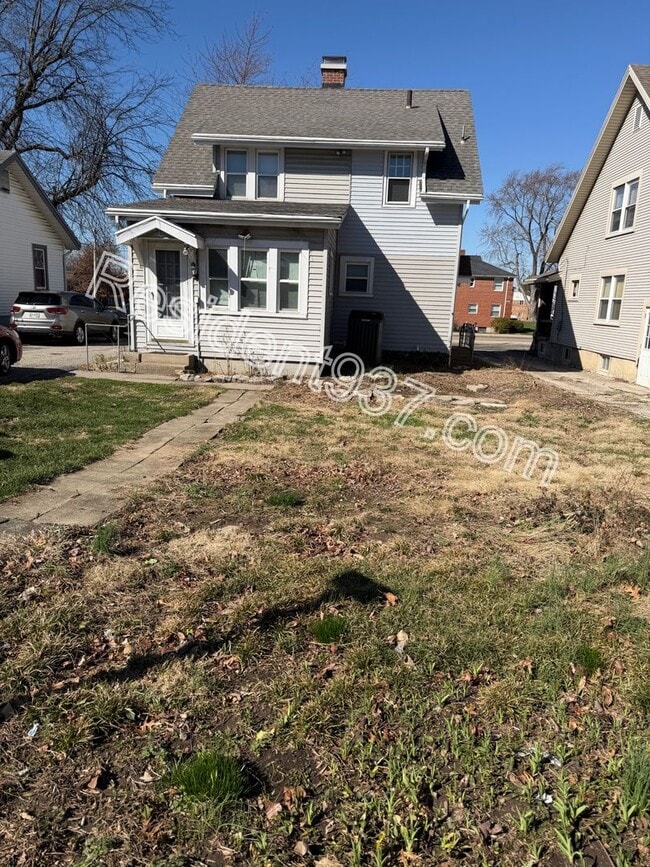 Building Photo - Spacious 3 Bed 2 bath Home