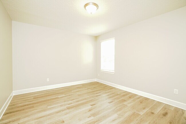 Building Photo - 4391 Song Sparrow Dr