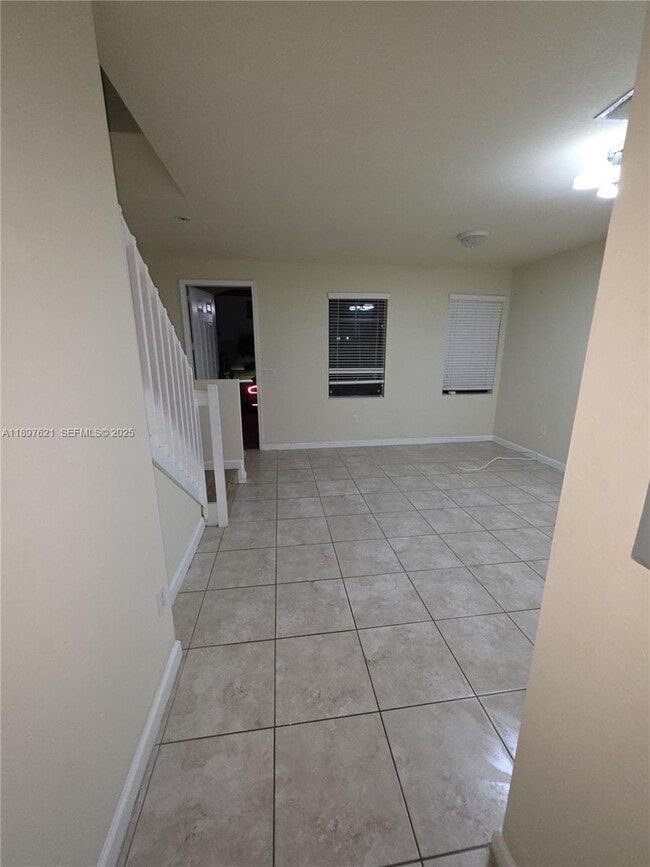 Building Photo - 528 SE 32nd Ave