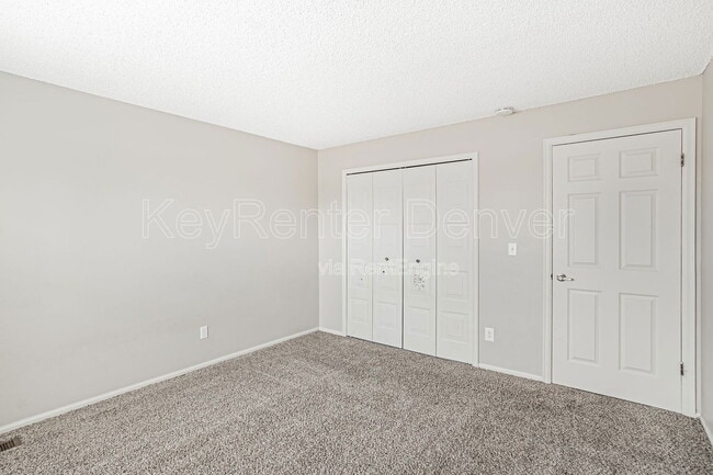 Building Photo - 14129 E Warren Pl