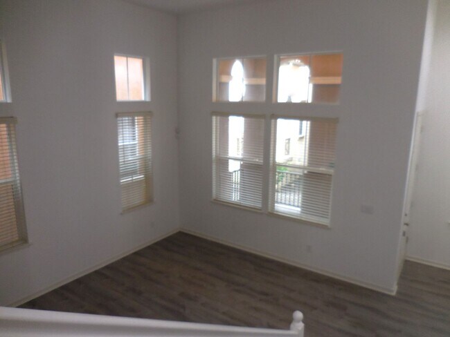 Building Photo - Spacious Madison Townhome Near Travis AFB with Solar & Garage