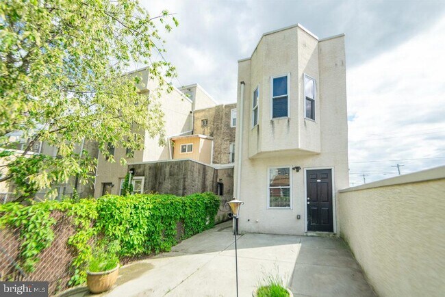 Building Photo - 2147 Ellsworth St