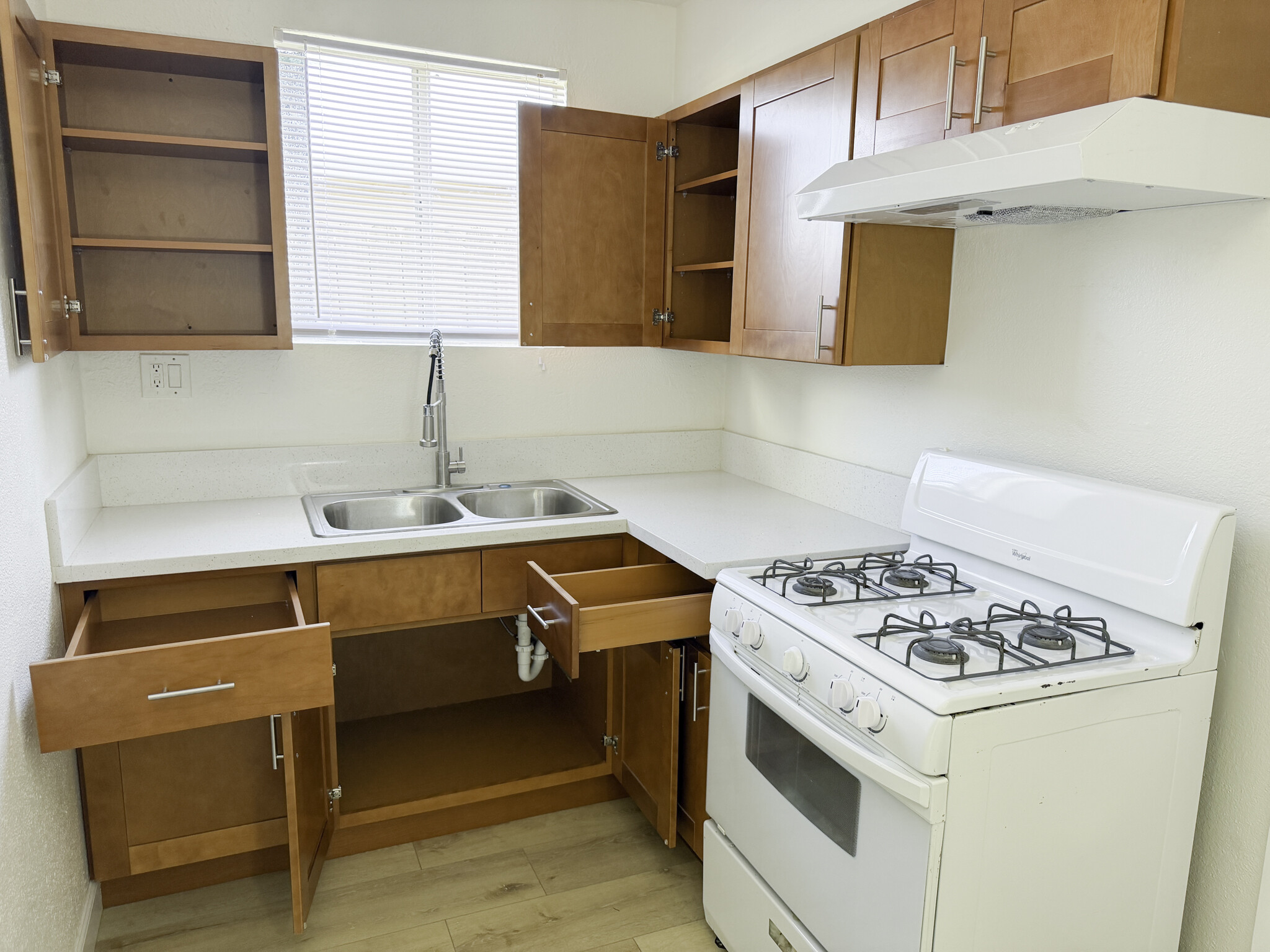 (B) Soft close drawers - 1722 E Victoria Ave