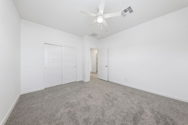 Building Photo - 1531 Layla Crossing Ave