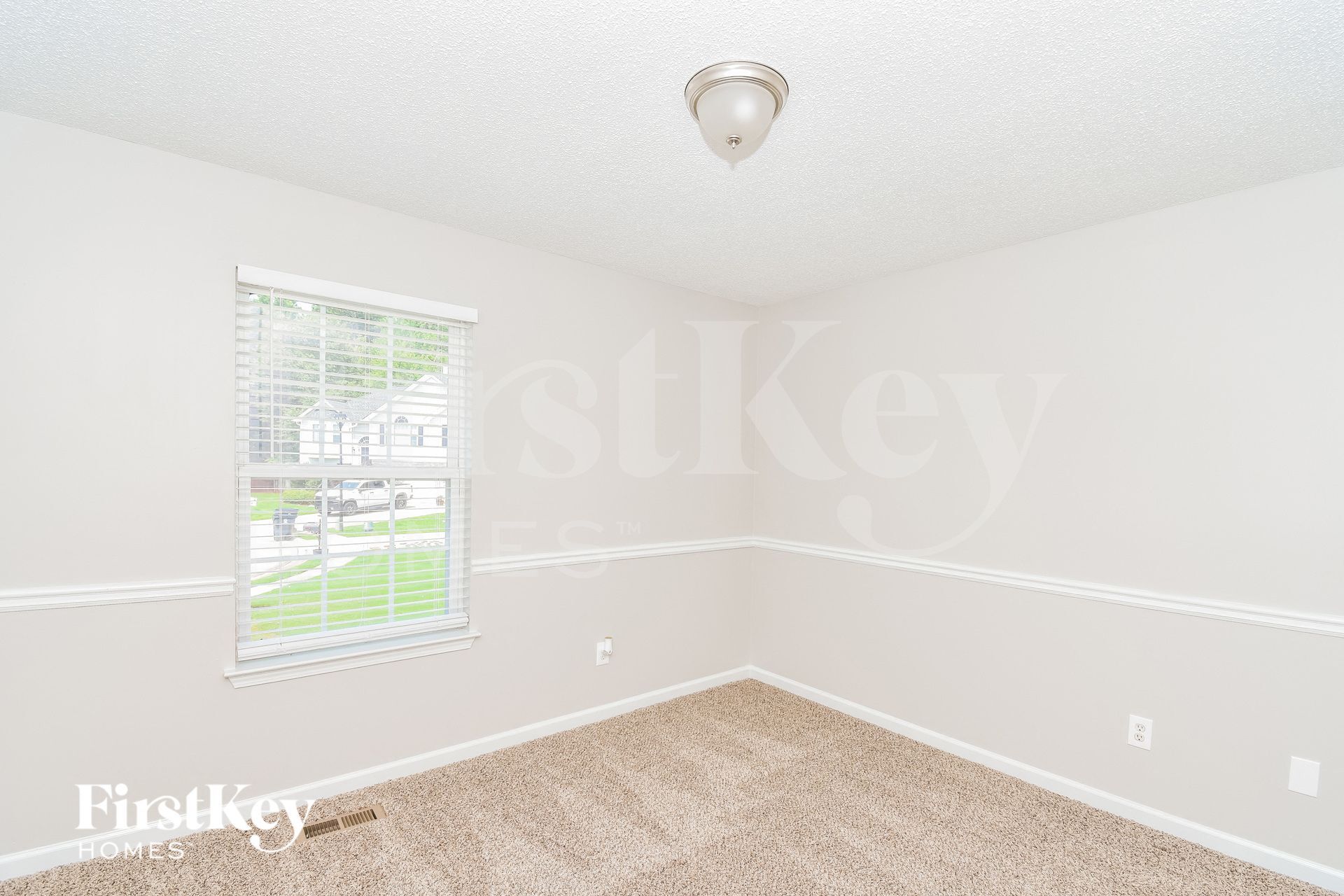 Building Photo - 209 Oakwood Pl