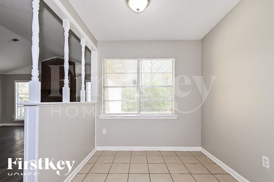 Building Photo - 6702 Valley Park Dr