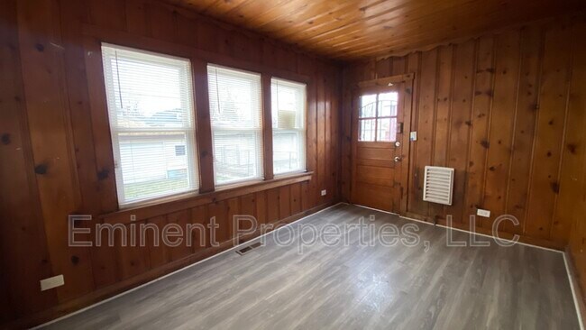 Building Photo - 10016 S Morgan St