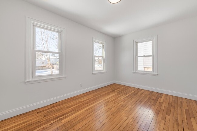 Building Photo - 4924 Greenwood St