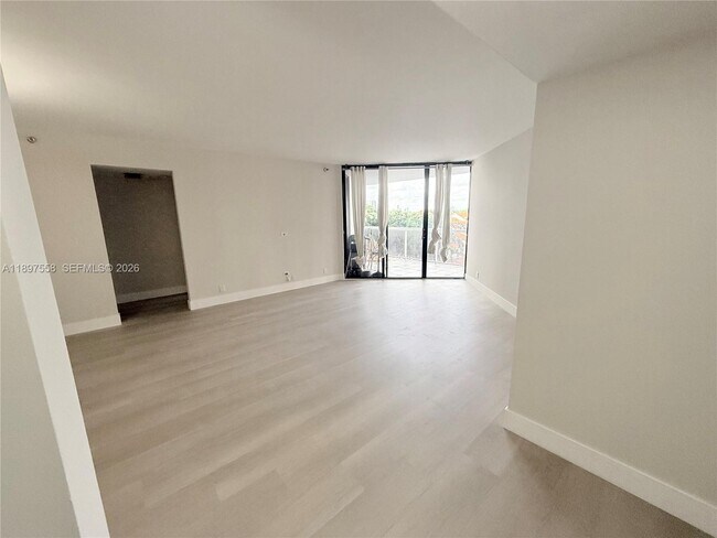 Building Photo - 3610 Yacht Club Dr