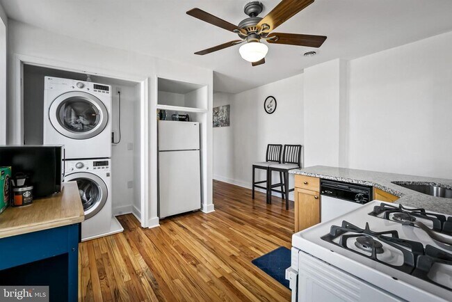 Building Photo - 600 N Linwood Ave