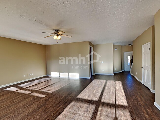 Building Photo - 533 Callie Ave