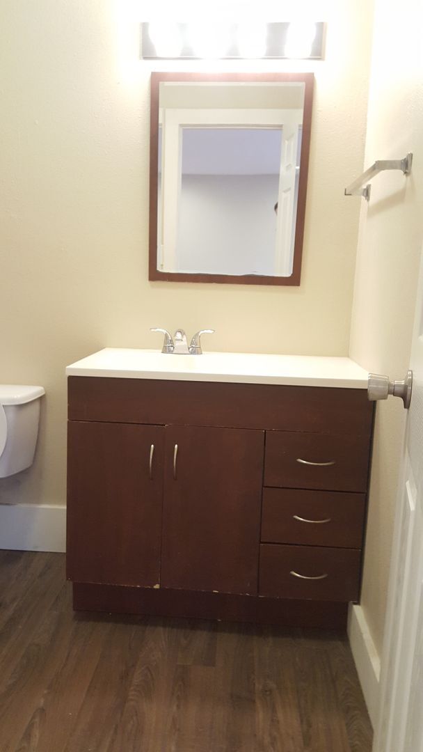 Building Photo - Great home, lots of space, fully updated, ...